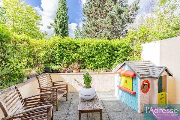 Appartement 2 pièces de 54m² entièrement refait avec extérieur