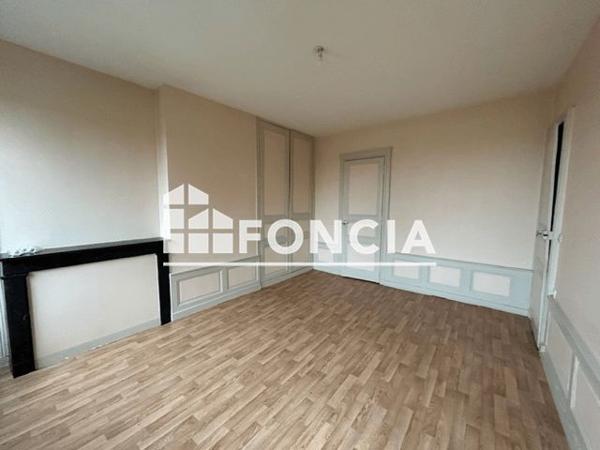 Location Appartement 2 pièces 50.67 m² - 30 SQUARE GAMBETTA Chatellerault 86100