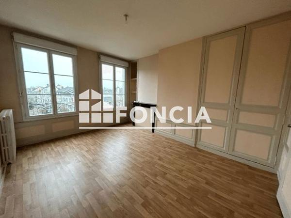 Location Appartement 2 pièces 50.67 m² - 30 SQUARE GAMBETTA Chatellerault 86100