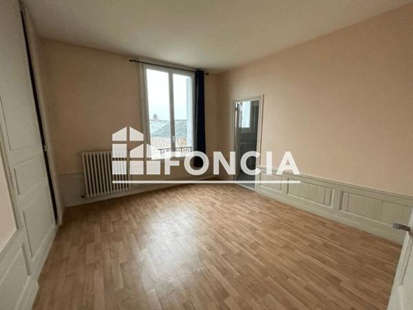 Location Appartement 2 pièces 50.67 m² - 30 SQUARE GAMBETTA Chatellerault 86100