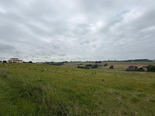 Terrain à bâtir de 1346 m2 avec vue dégagée sur la campagne