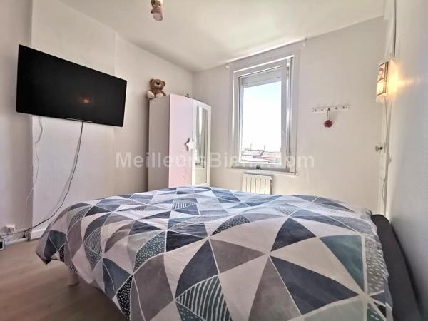 Maison Hautmont Rénovée 2 chambres Jardin Parking