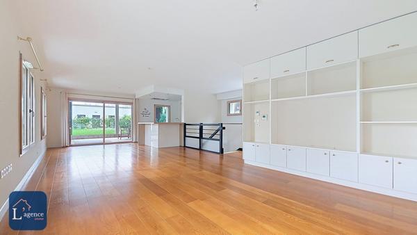 Villa-Appartement de standing, Résidence H2OME, Sous-plex, Double terrasse, Garage et place de parking Divonne-les-Bains 01220