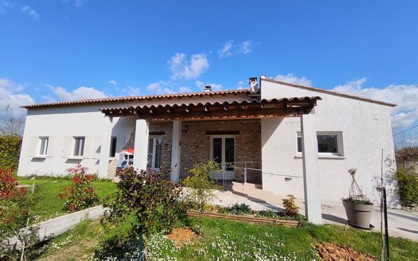 Maison à vendre    6 pièces • 240 m2 Les Plans