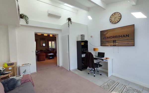 Maison à vendre    6 pièces • 240 m2 Les Plans