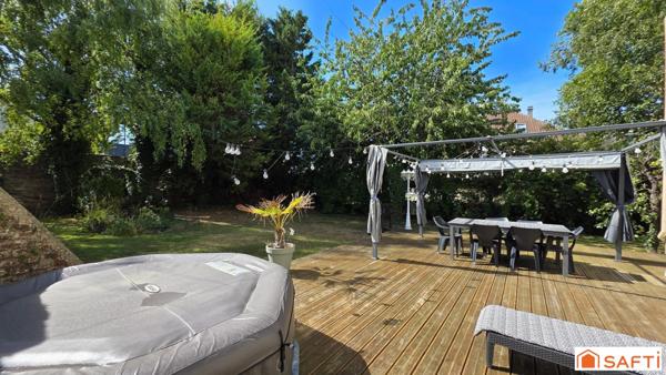 Jolie maison atypique rénovée T6 semi individuelle, grand jardin et garage