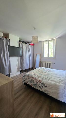 Jolie maison atypique rénovée T6 semi individuelle, grand jardin et garage