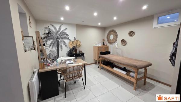 Jolie maison atypique rénovée T6 semi individuelle, grand jardin et garage