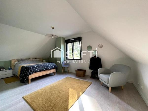 CHATEAU THIERRY , toutes commodités sur place, gare à pied.