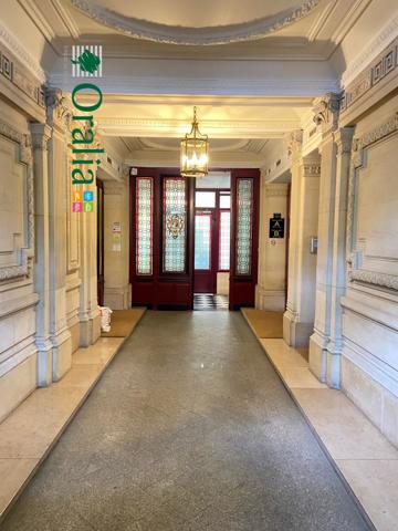 Appartement · Location Paris (75017) 6 pièces · 141m²