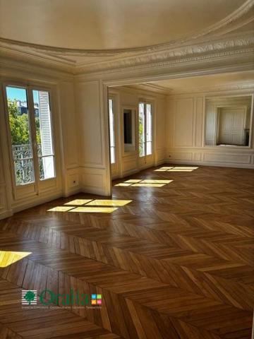 Appartement · Location Paris (75017) 6 pièces · 141m²