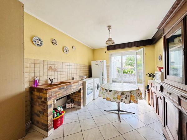 Maison à petit prix avec jardin, terrasse et garage / Fort potentiel