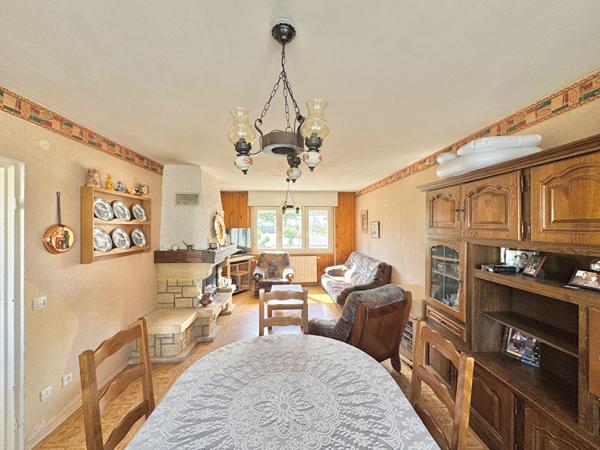 Maison à petit prix avec jardin, terrasse et garage / Fort potentiel