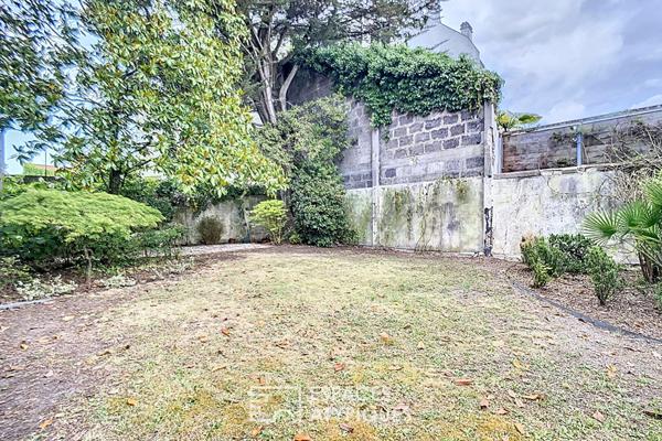 Villa en pierre avec jardin au coeur de Primerose