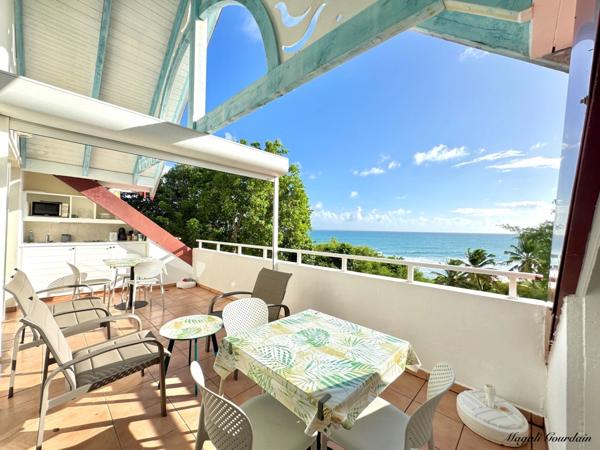 SAINTE-ANNE – STUDIO LUMINEUX AVEC VUE MER ÉPOUSTOUFLANTE