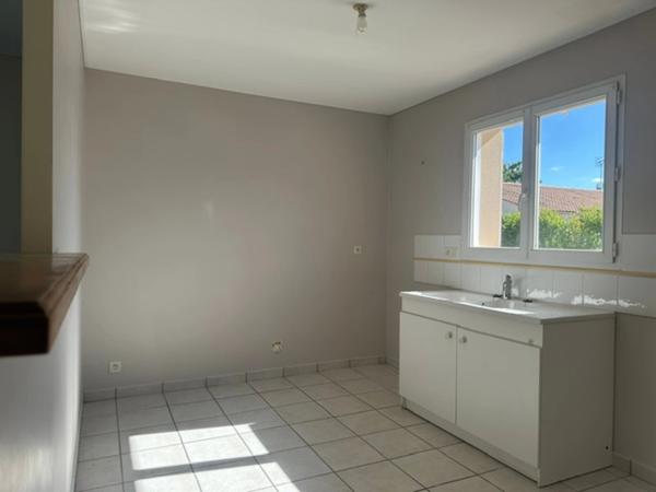 Aubigny-Les Clouzeaux, maison trois chambres dans une impasse, env. 506 m² de jardin