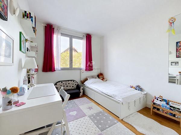 Appartement Croissy sur Seine 4 pièce(s) 87.40 m2 520 000 € **  - Référence  162148