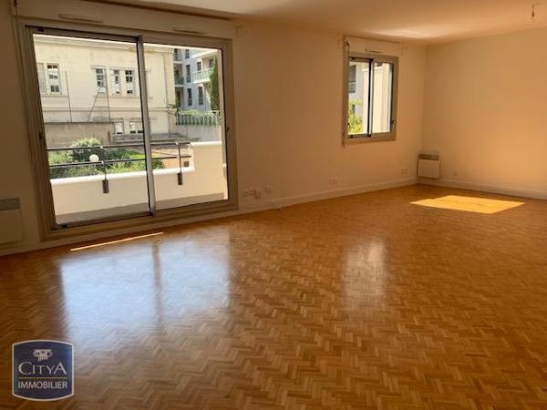 Appartement à louer 5 pièces 127.13m²