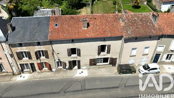 Maison à vendre 10 pièces 259 m² Charroux
