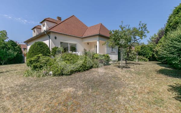 Maison à vendre    6 pièces • 260 m2 Noisy-le-Grand