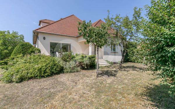 Maison à vendre    6 pièces • 260 m2 Noisy-le-Grand