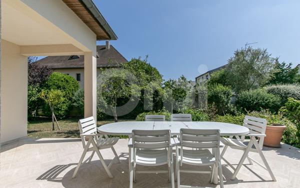 Maison à vendre    6 pièces • 260 m2 Noisy-le-Grand