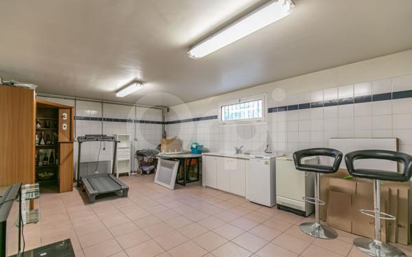 Maison à vendre    6 pièces • 260 m2 Noisy-le-Grand