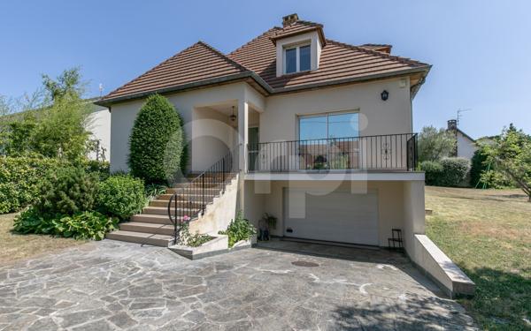 Maison à vendre    6 pièces • 260 m2 Noisy-le-Grand