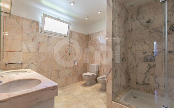 Maison à vendre    6 pièces • 260 m2 Noisy-le-Grand