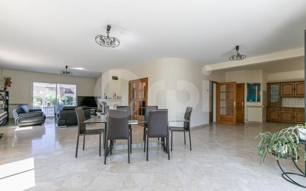 Maison à vendre    6 pièces • 260 m2 Noisy-le-Grand