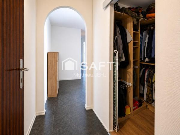 4/5 pièces de 86 m² - 2 balcons et superbe vue montagnes