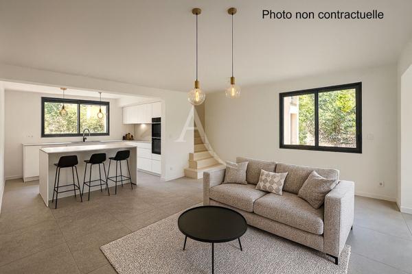 Maison 5 pièce(s) 101 m2 entièrement rénovée Martigues Jonquières