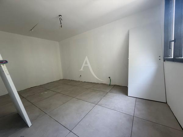 Maison 5 pièce(s) 101 m2 entièrement rénovée Martigues Jonquières