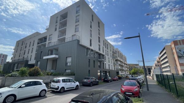 //  APPARTEMENT T2 RECENT // AVEC GARAGE // PROXIMITE GARE //