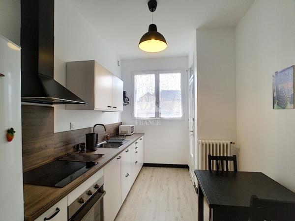 A LOUER. Appartement Laval 4 pièce(s) 85.64 m2 en plein centre-ville.