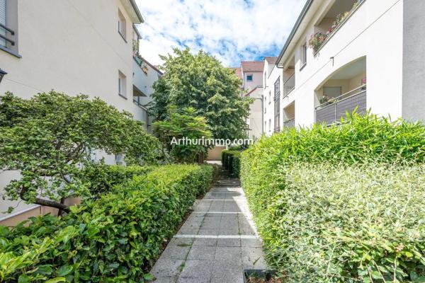 Vente                                                      Appartement
                        
                     4 pièces                      93 m2                     à Sucy-en-Brie