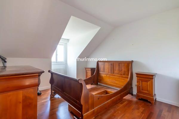 Vente                                                      Appartement
                        
                     4 pièces                      93 m2                     à Sucy-en-Brie