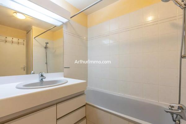 Vente                                                      Appartement
                        
                     4 pièces                      93 m2                     à Sucy-en-Brie