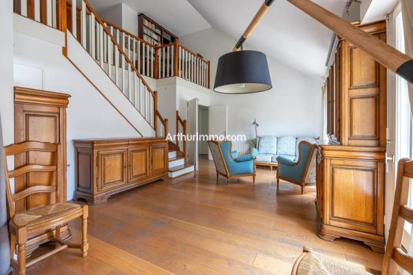 Vente                                                      Appartement
                        
                     4 pièces                      93 m2                     à Sucy-en-Brie