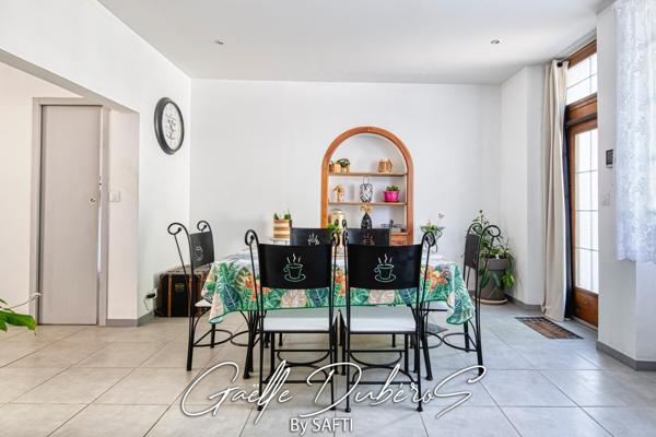 Charmante maison de ville avec garage et jardin ***Pré Visite 3D disponible sur demande***