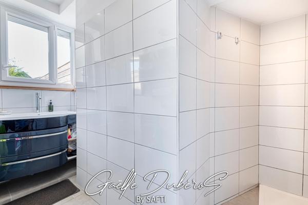 Charmante maison de ville avec garage et jardin ***Pré Visite 3D disponible sur demande***
