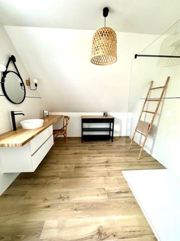 LOCATION à l'année meublée ou non meublée - Superbe maison de 2023, 4 chambres, bord de mer