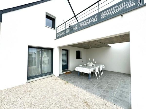 LOCATION à l'année meublée ou non meublée - Superbe maison de 2023, 4 chambres, bord de mer