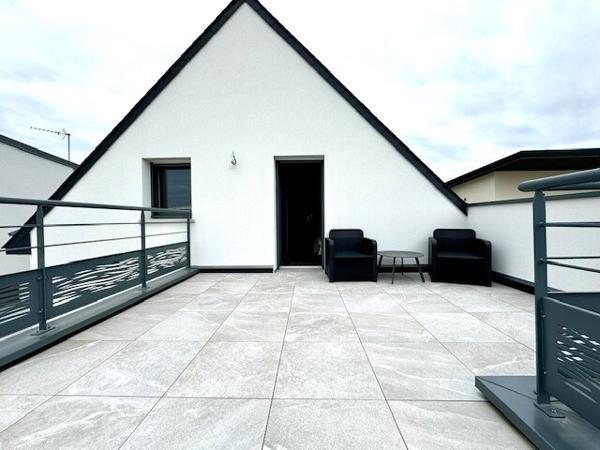 LOCATION à l'année meublée ou non meublée - Superbe maison de 2023, 4 chambres, bord de mer