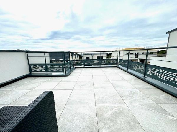 LOCATION à l'année meublée ou non meublée - Superbe maison de 2023, 4 chambres, bord de mer