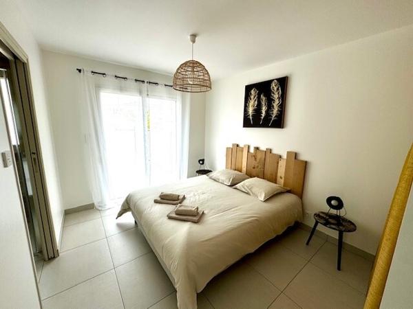 LOCATION à l'année meublée ou non meublée - Superbe maison de 2023, 4 chambres, bord de mer