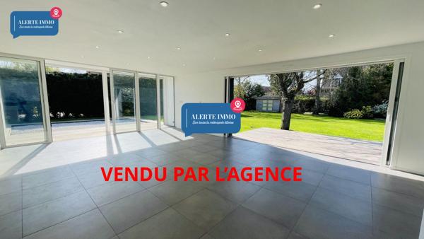 Magnifique plain-pied de 110 m2 sur un terrain de 934 m2 orienté Sud-Ouest comprenant 3ch, 2 terrasses et un jardin arboré sans vis-à-vis.