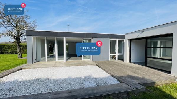 Magnifique plain-pied de 110 m2 sur un terrain de 934 m2 orienté Sud-Ouest comprenant 3ch, 2 terrasses et un jardin arboré sans vis-à-vis.