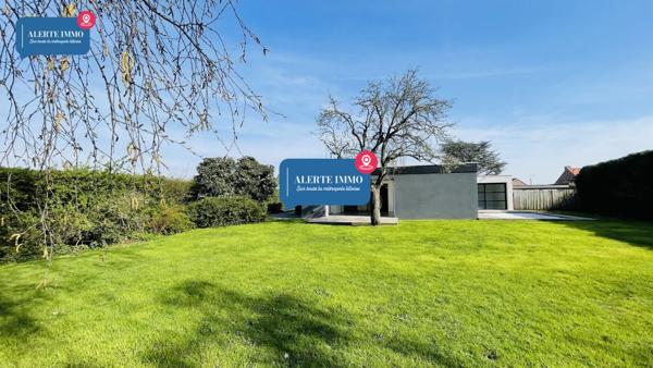 Magnifique plain-pied de 110 m2 sur un terrain de 934 m2 orienté Sud-Ouest comprenant 3ch, 2 terrasses et un jardin arboré sans vis-à-vis.