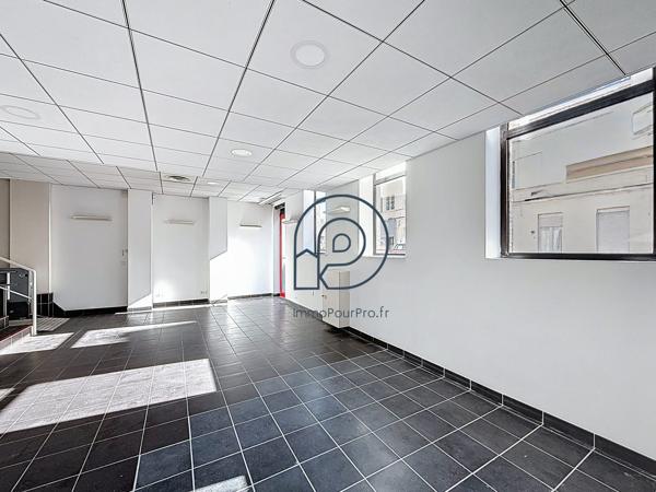 Local en rdc avenue de Dunkerque Lomme - 167 m2 libre + 83 m2 loué
